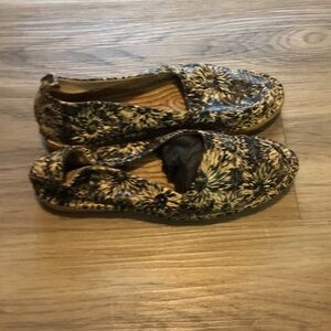 Floral Patterned Women's Shoes by Kelsi Dagger Size 6.5